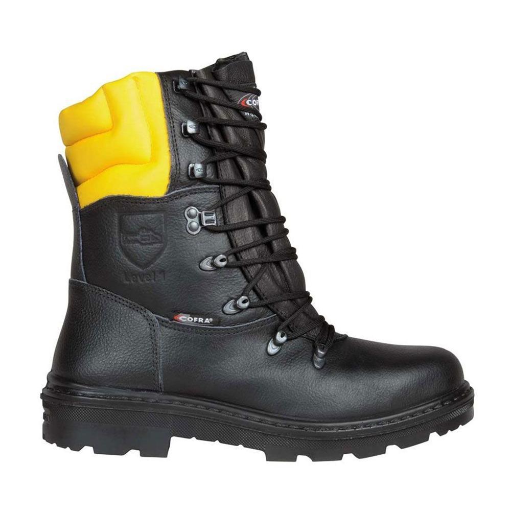 Scarpa Cofra Woodsman da lavoro, vista laterale, con protezione antitaglio, tomaia in pelle resistente e suola antiscivolo, ideale per lavori nei boschi e ambienti forestali.